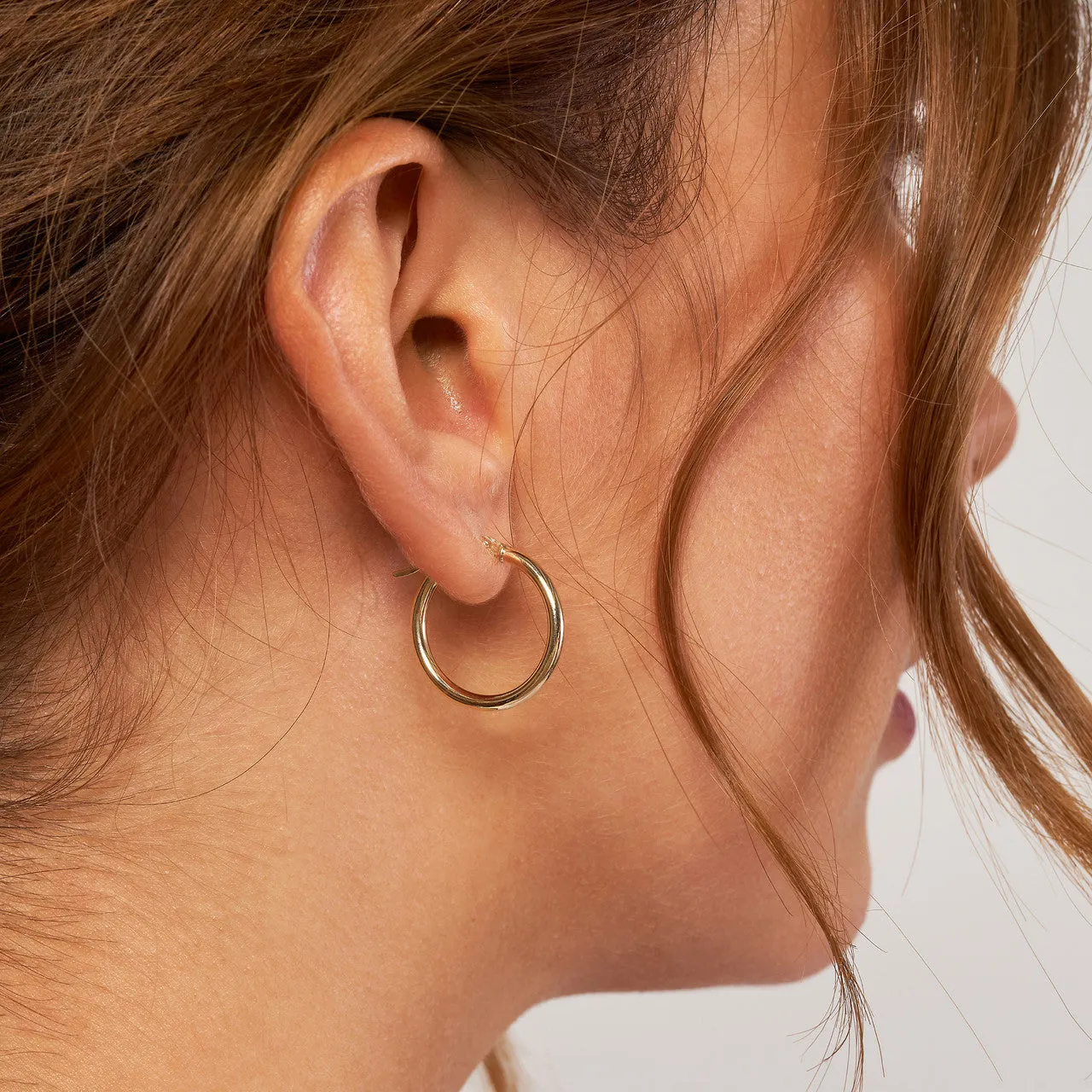 10K White Gold 2x20mm Hoop Earrings
