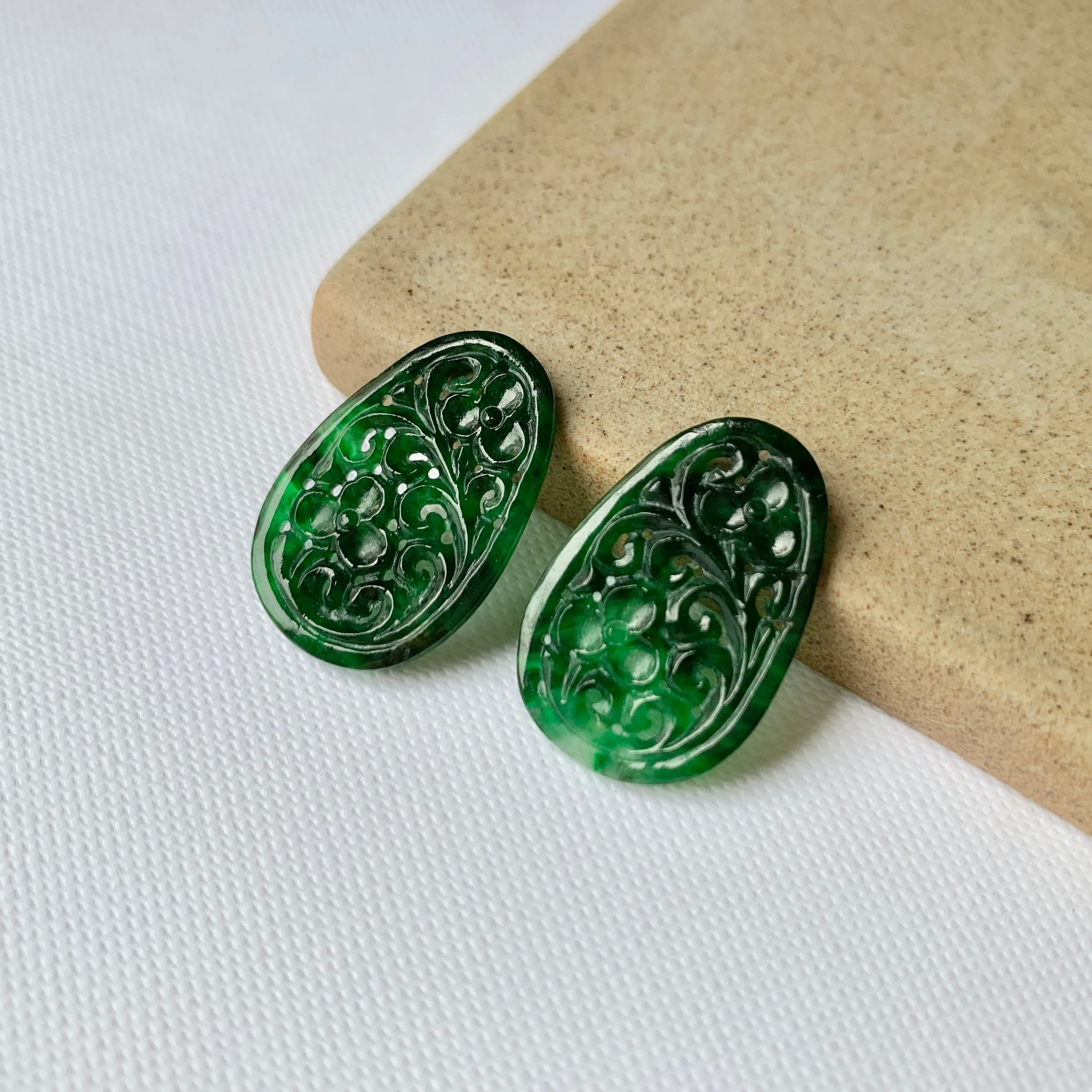 14.2 cts A-Grade Natural Floral Imperial Green Jadeite Fancy Shape (Pair) No.180556