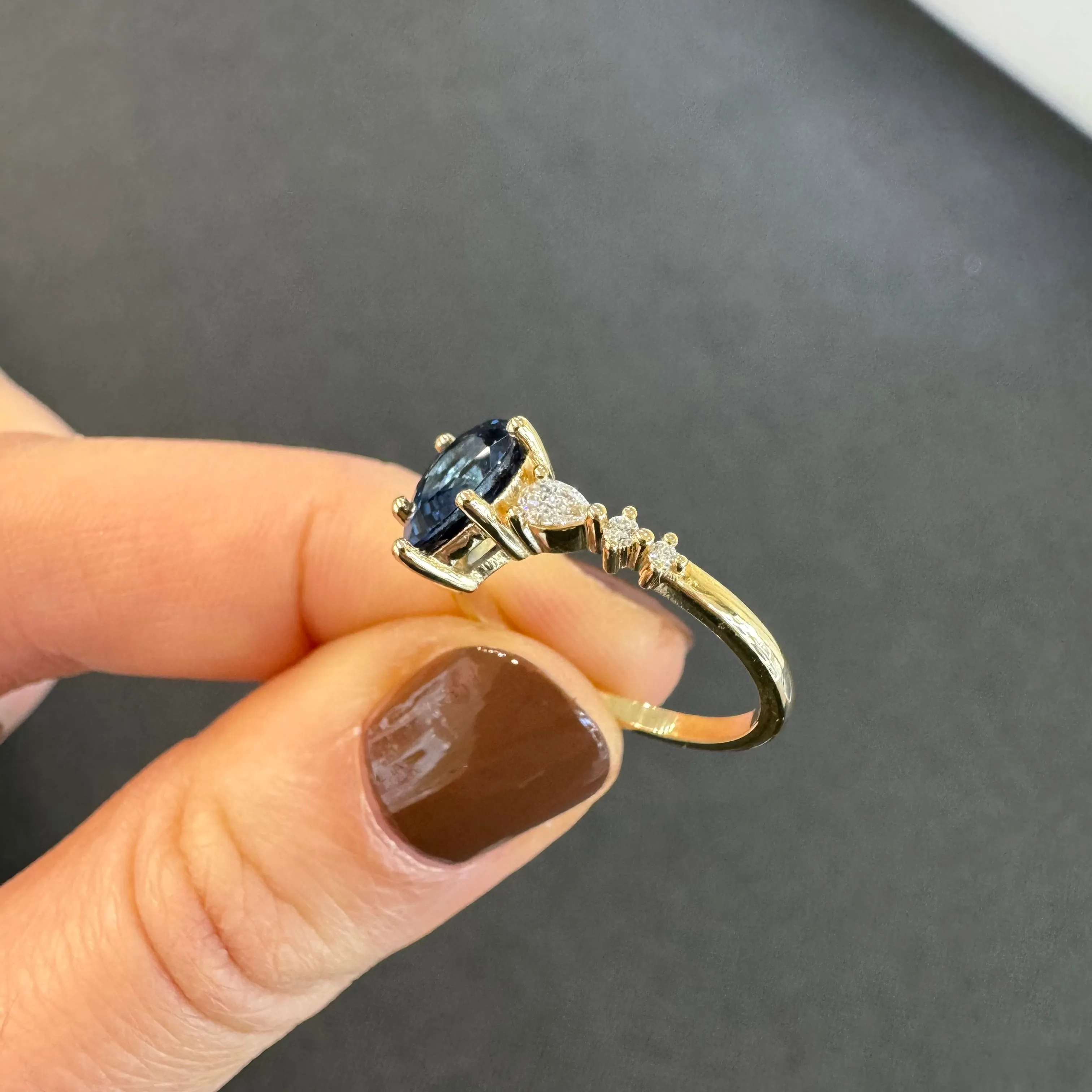 18ct Yellow Gold Ceylon Sapphire & Diamond Ring Set