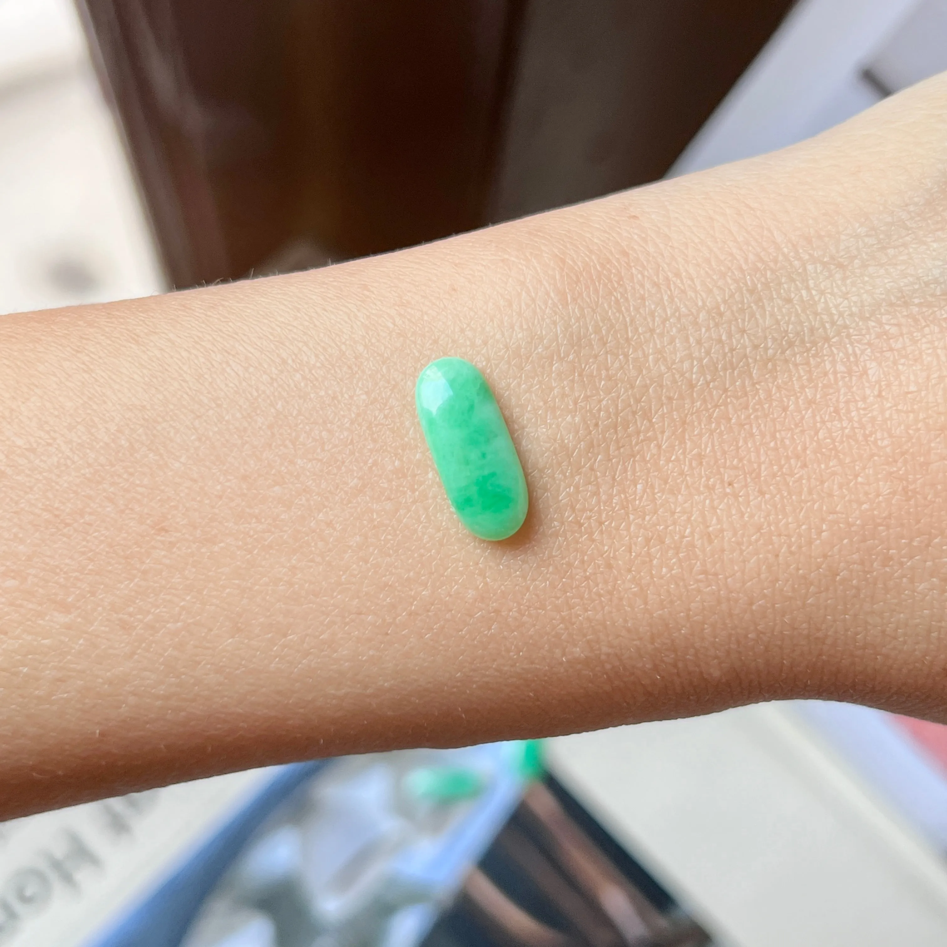 Natural A-Grade Apple Green Jadeite Saddle Piece, 3.15 cts, Item No.130424