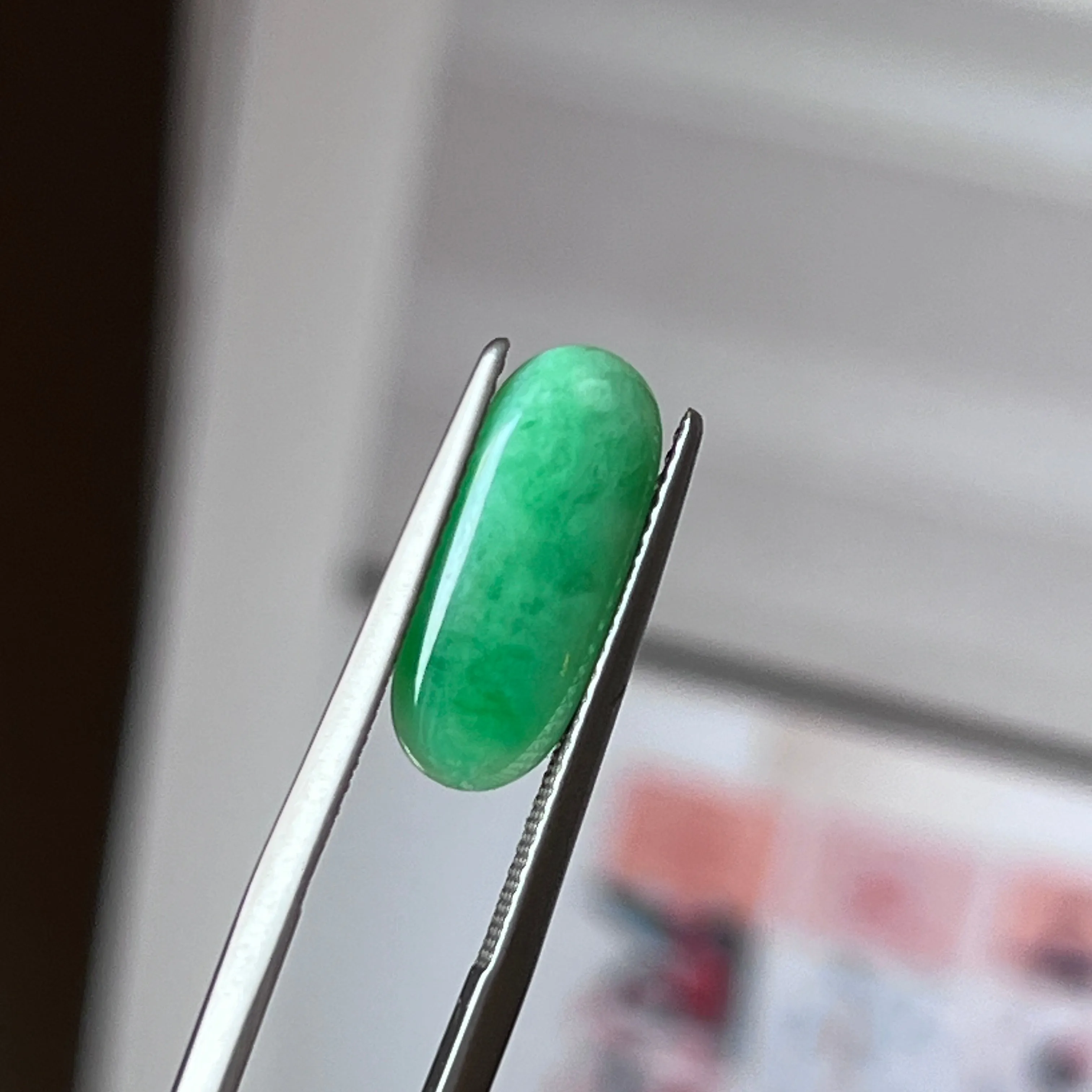 Natural A-Grade Apple Green Jadeite Saddle Piece, 3.15 cts, Item No.130424