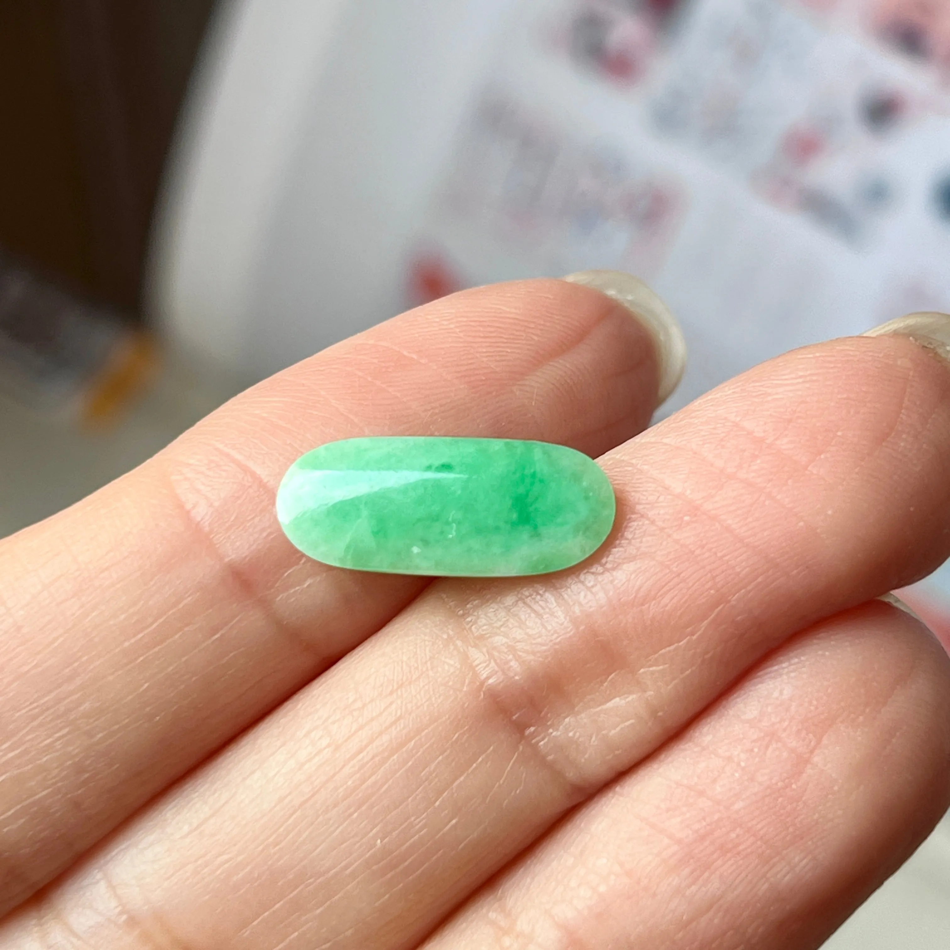 Natural A-Grade Apple Green Jadeite Saddle Piece, 3.15 cts, Item No.130424