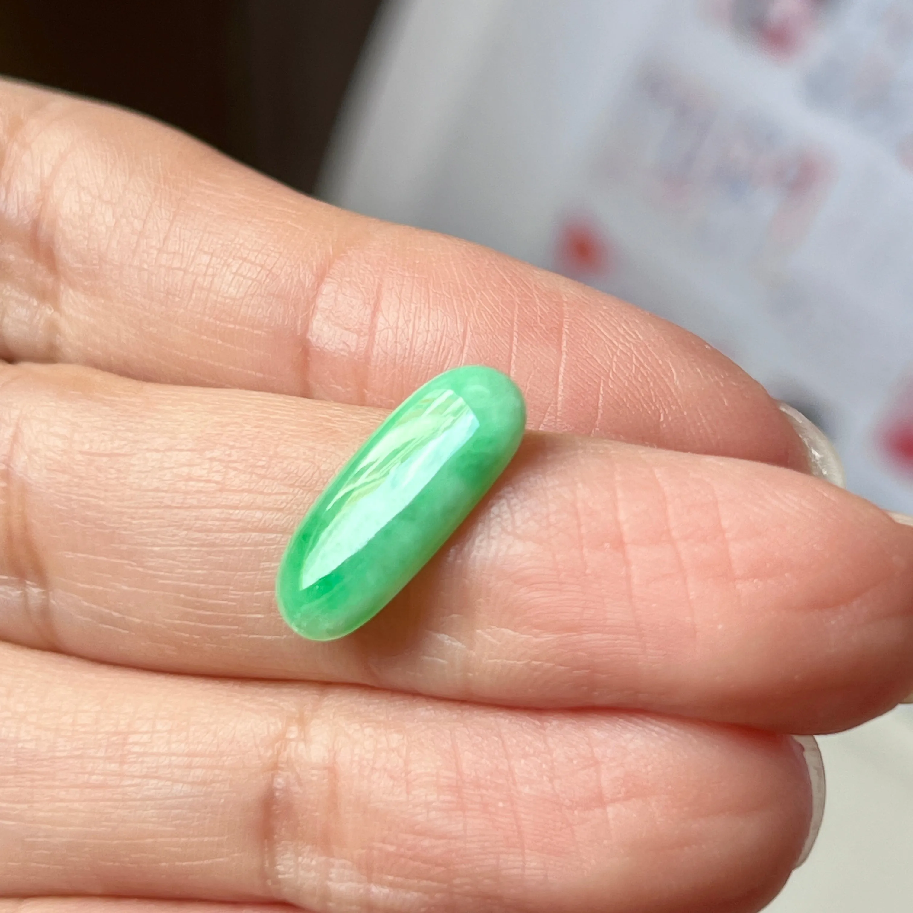 Natural A-Grade Apple Green Jadeite Saddle Piece, 3.15 cts, Item No.130424