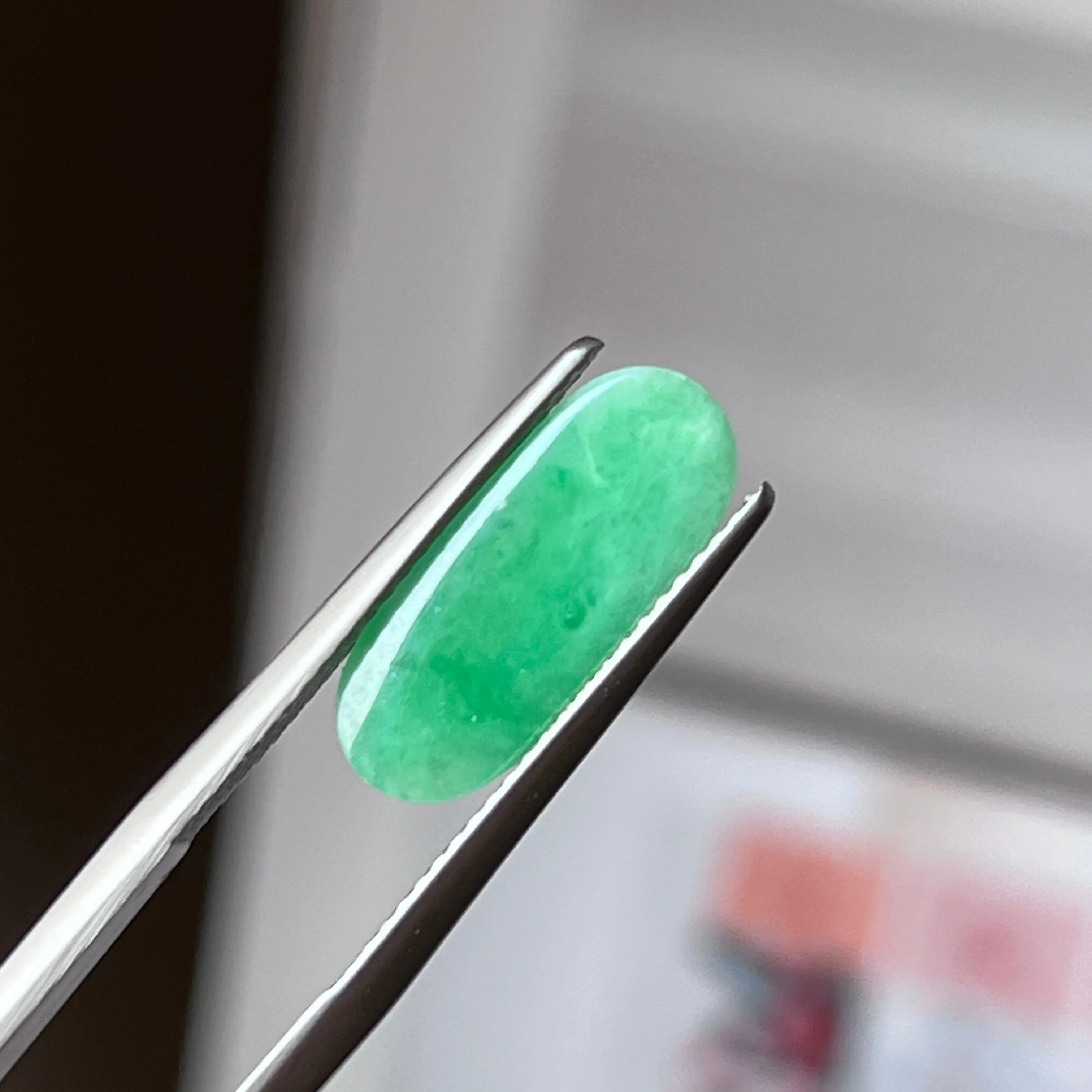 Natural A-Grade Apple Green Jadeite Saddle Piece, 3.15 cts, Item No.130424