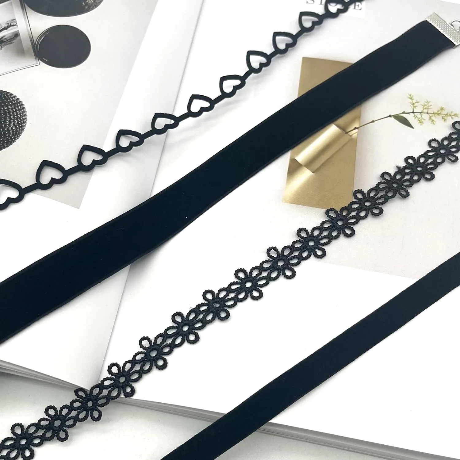 Black Choker Necklace for Women Black Velvet Choker Set Black Choker Necklaces Classic Chokers for Women Adjustable Gothic Choker Accessories