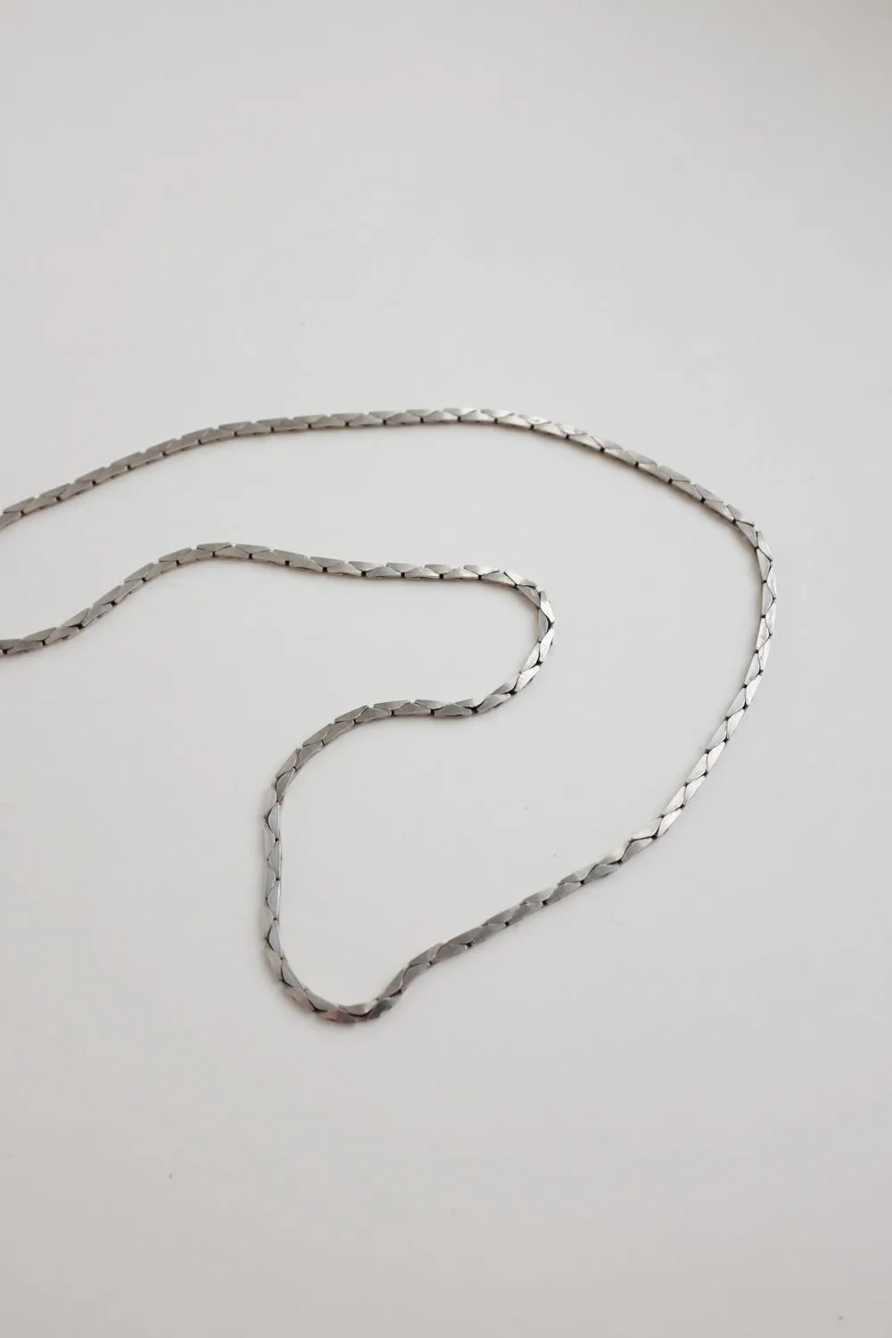 CLASSY STERLING SILVER 925 VINTAGE NECKLACE