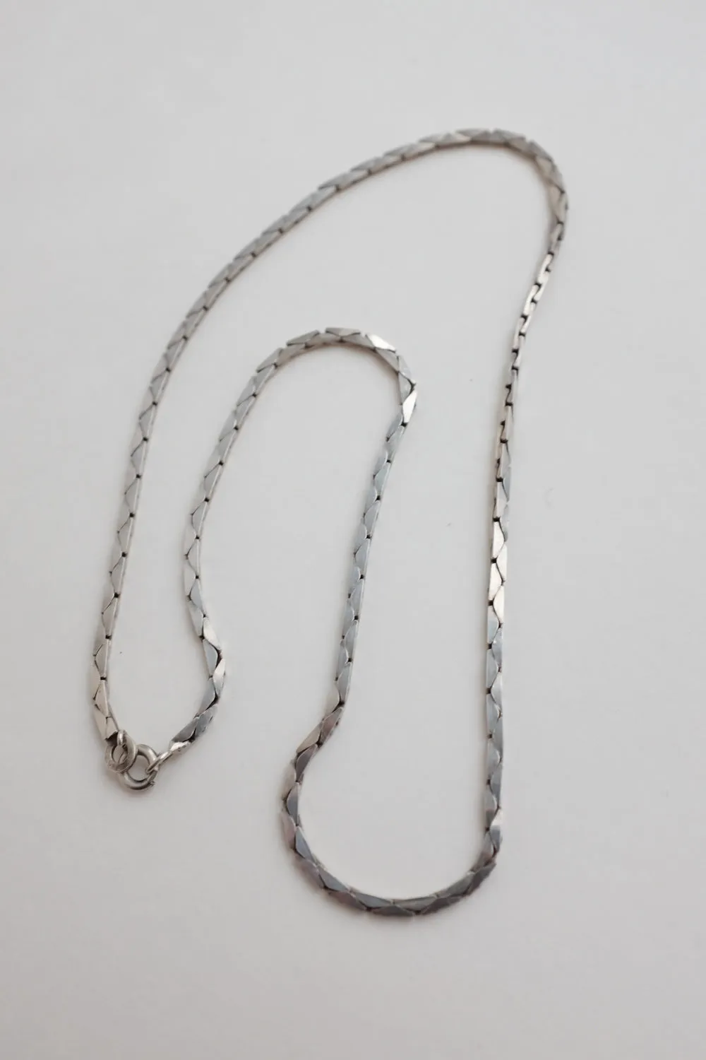 CLASSY STERLING SILVER 925 VINTAGE NECKLACE