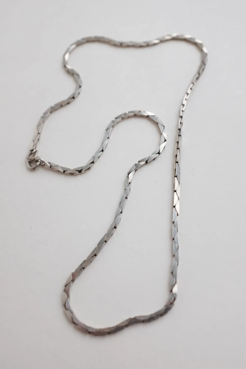 CLASSY STERLING SILVER 925 VINTAGE NECKLACE