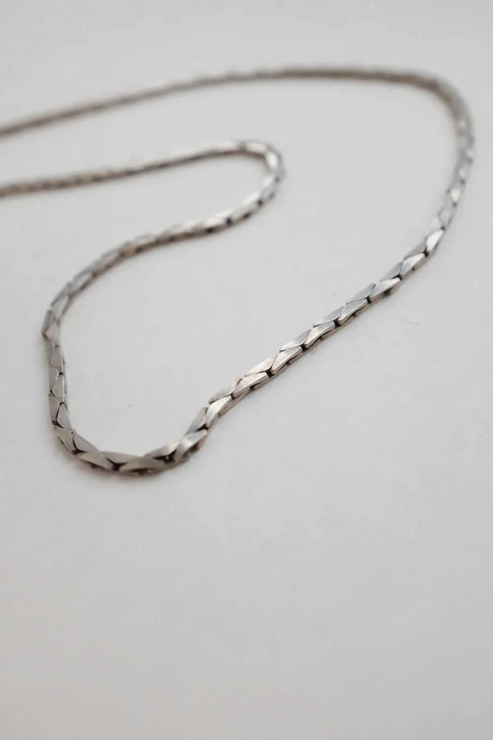 CLASSY STERLING SILVER 925 VINTAGE NECKLACE