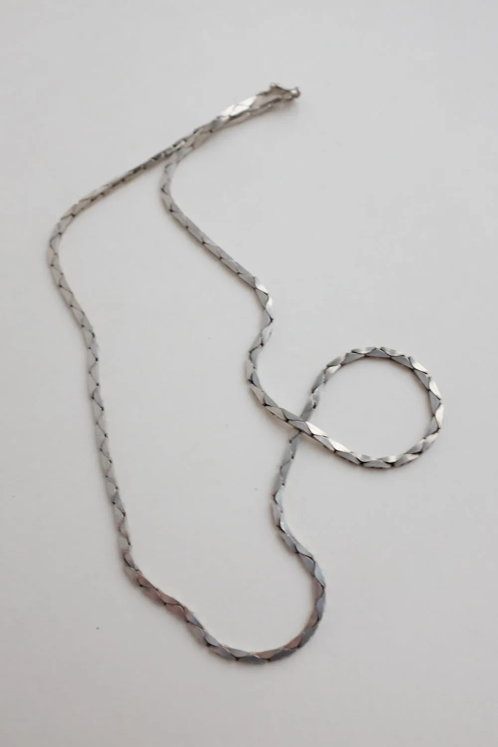 CLASSY STERLING SILVER 925 VINTAGE NECKLACE