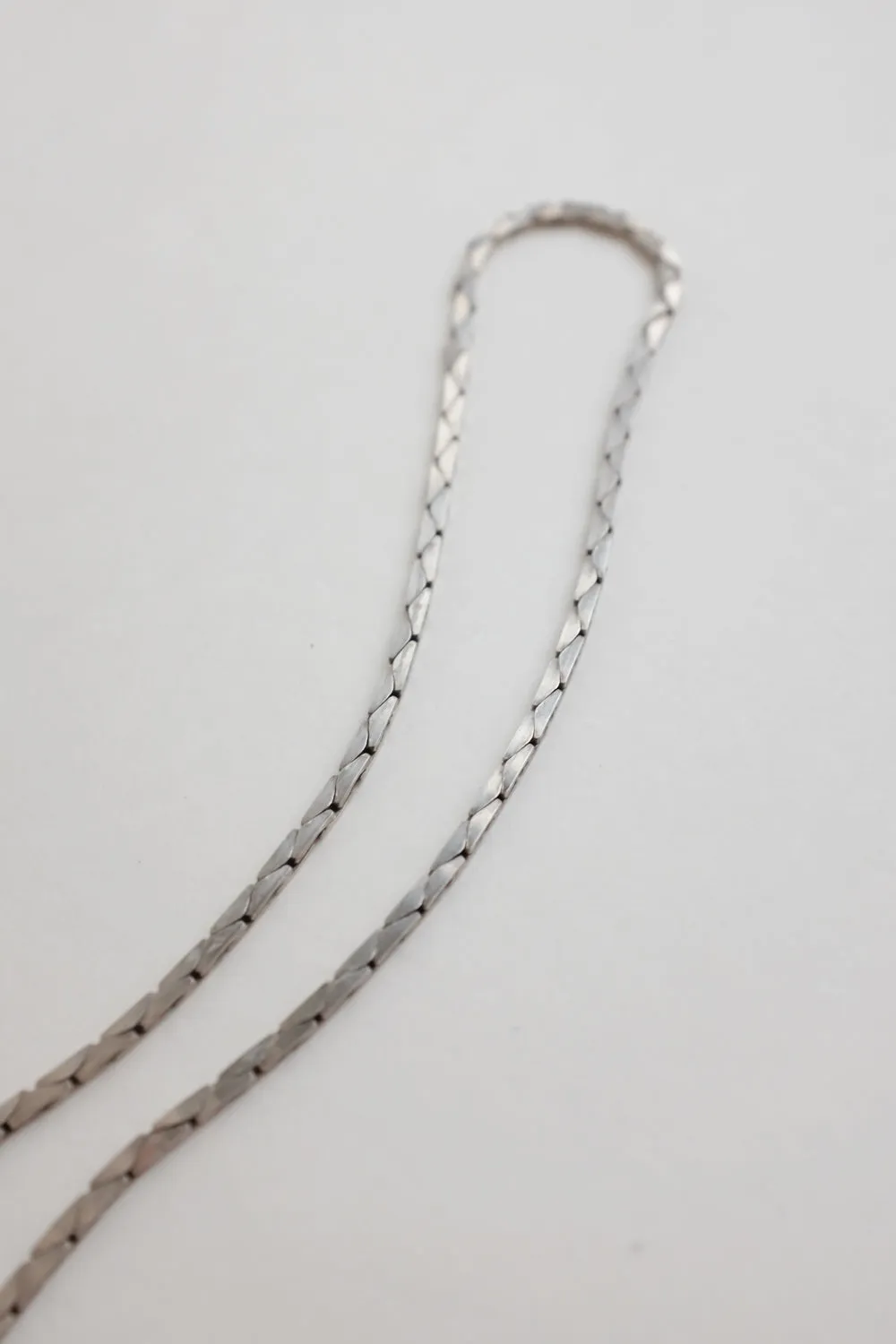 CLASSY STERLING SILVER 925 VINTAGE NECKLACE