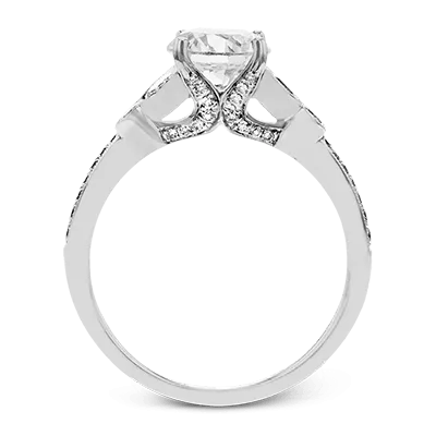 Engagement Ring in 18k Gold with Diamonds