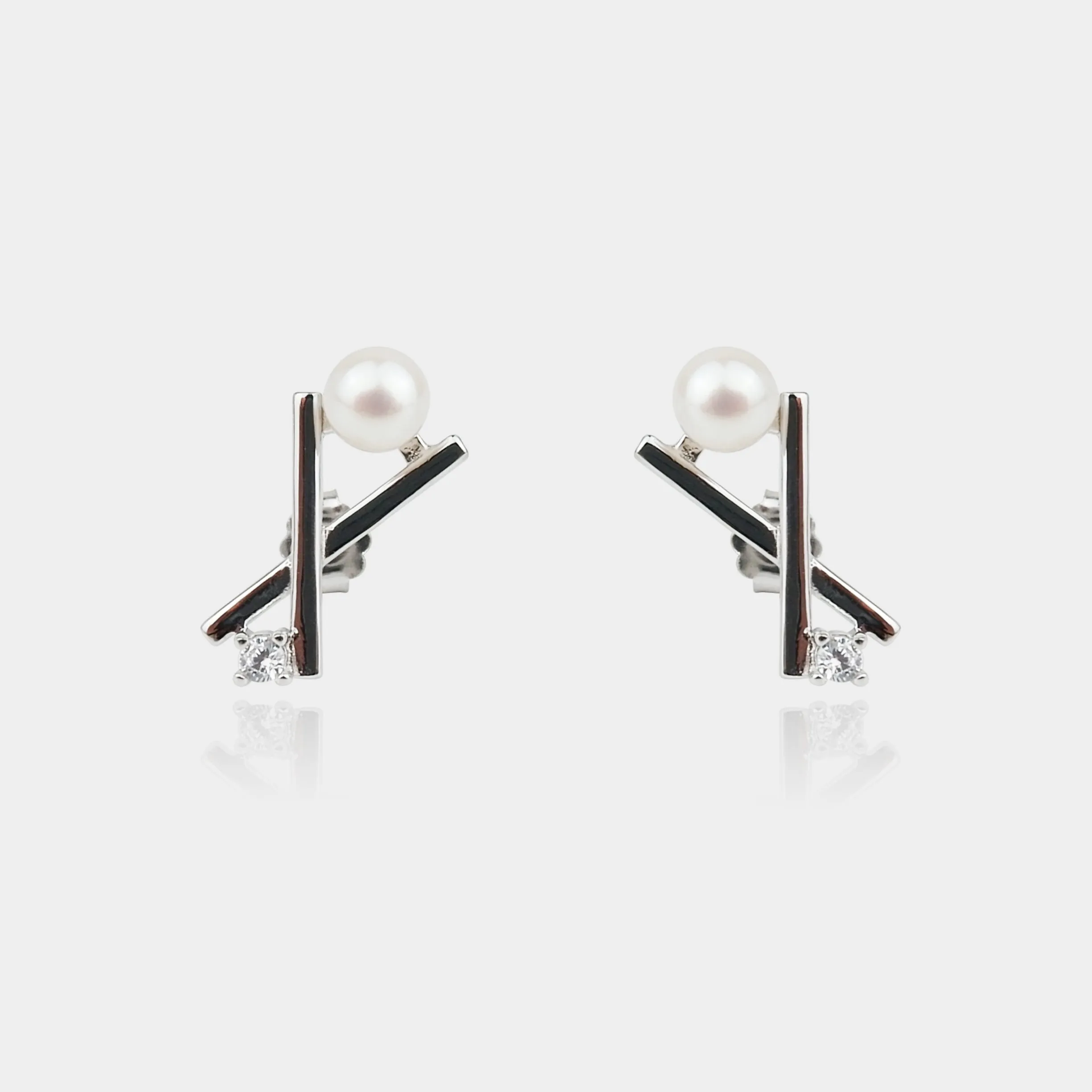 KAYLA PEARL EARRINGS