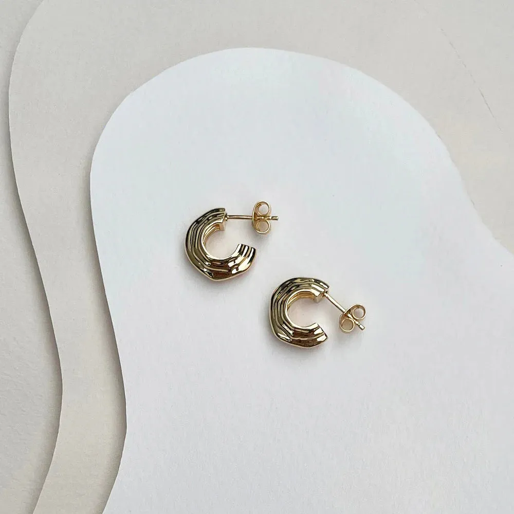 LINDA TAHIJA Contour Chubby Hoop GOLD