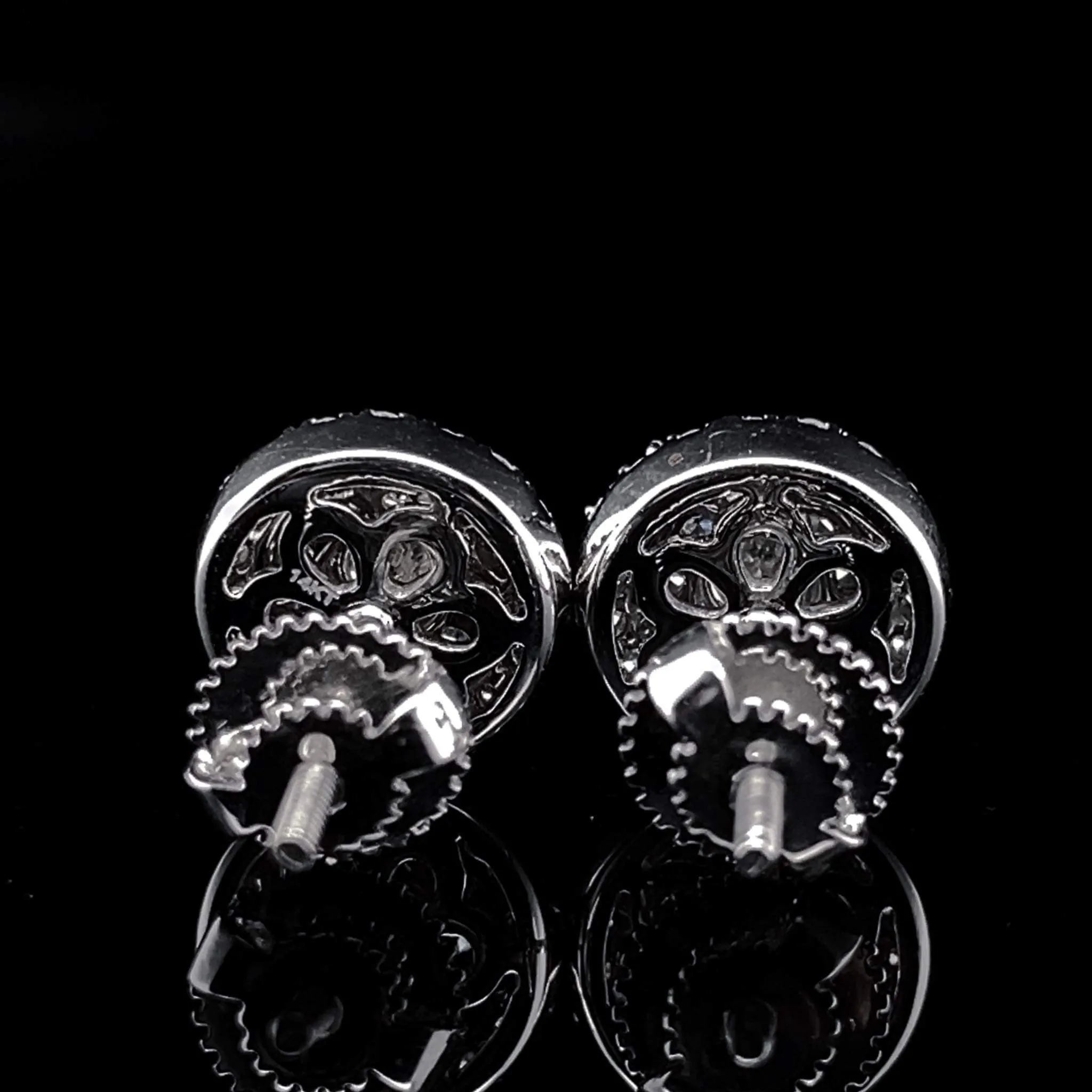 #LVNA2024 | Classic Round Lovebright Halo Diamond Earrings 14kt