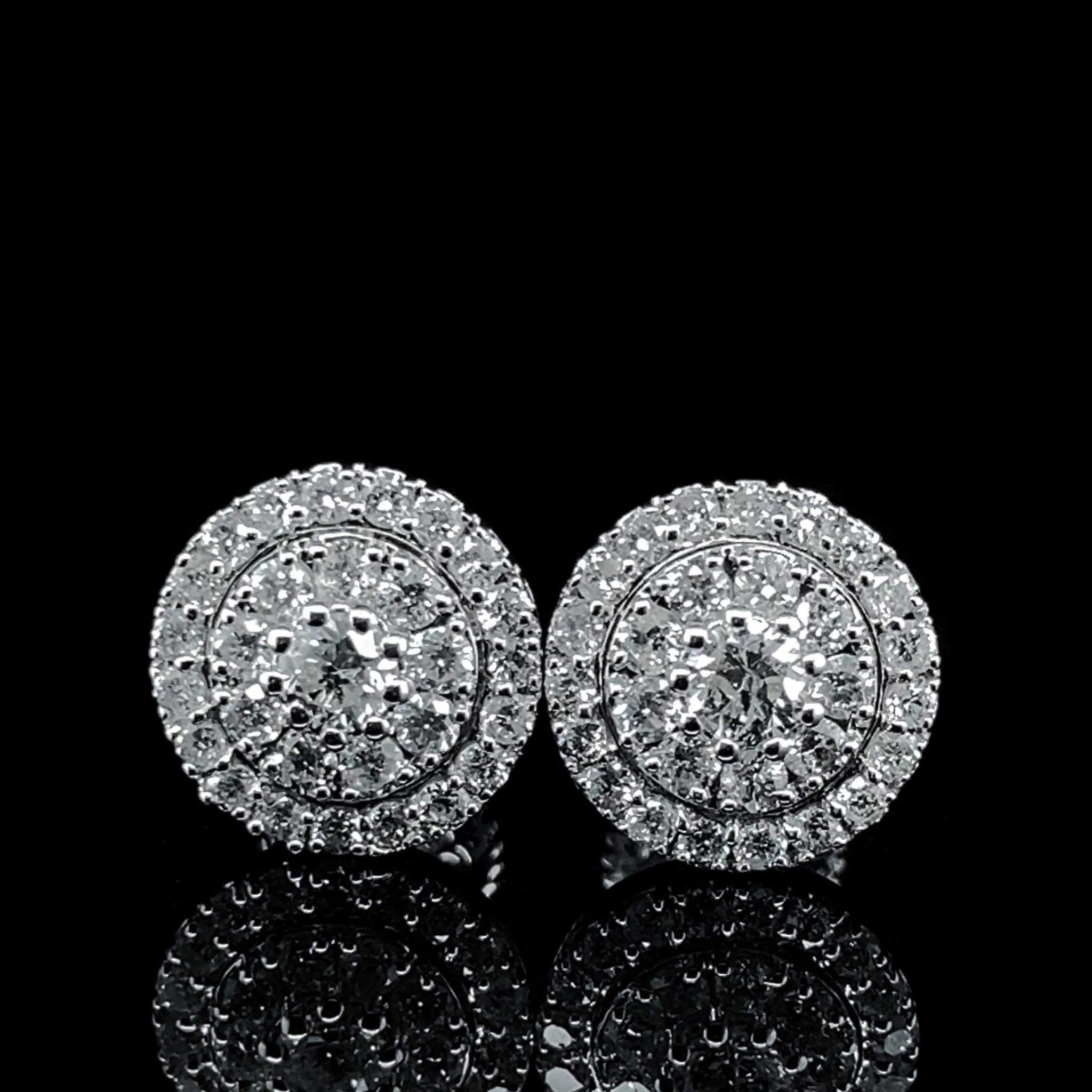 #LVNA2024 | Classic Round Lovebright Halo Diamond Earrings 14kt