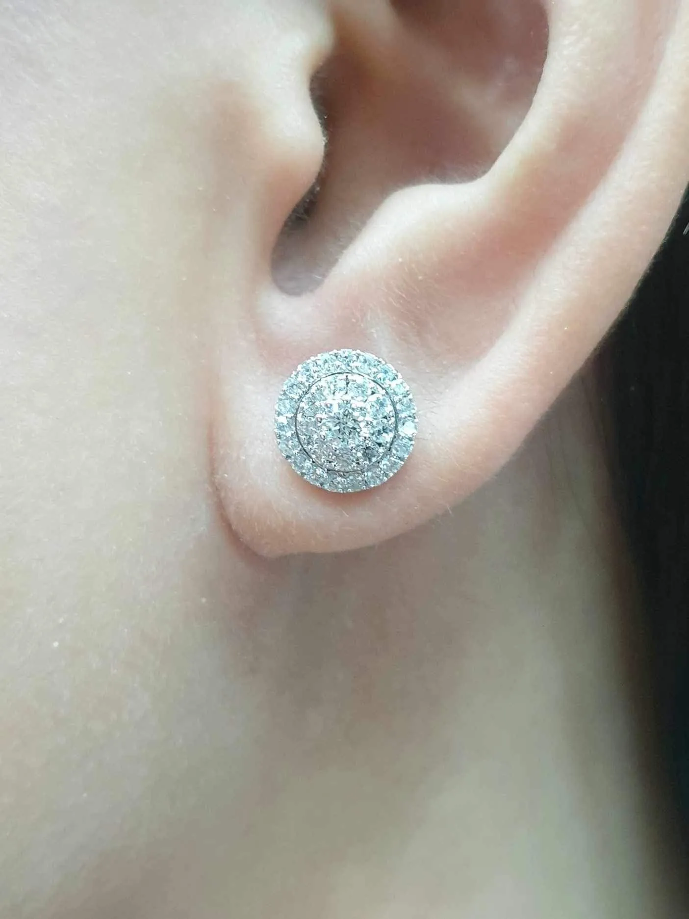 #LVNA2024 | Classic Round Lovebright Halo Diamond Earrings 14kt