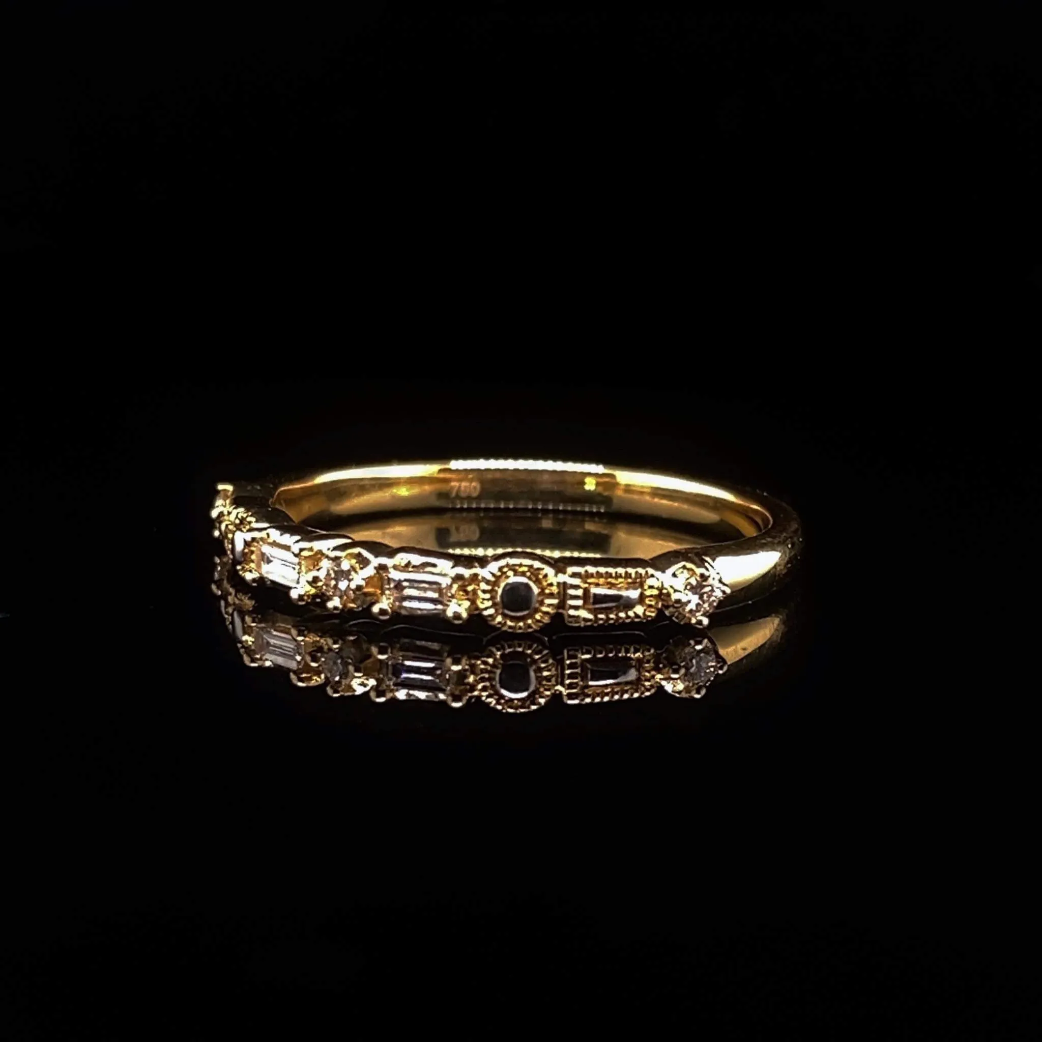 #LVNA2024 | Golden Round Baguette Diamond Ring 18kt