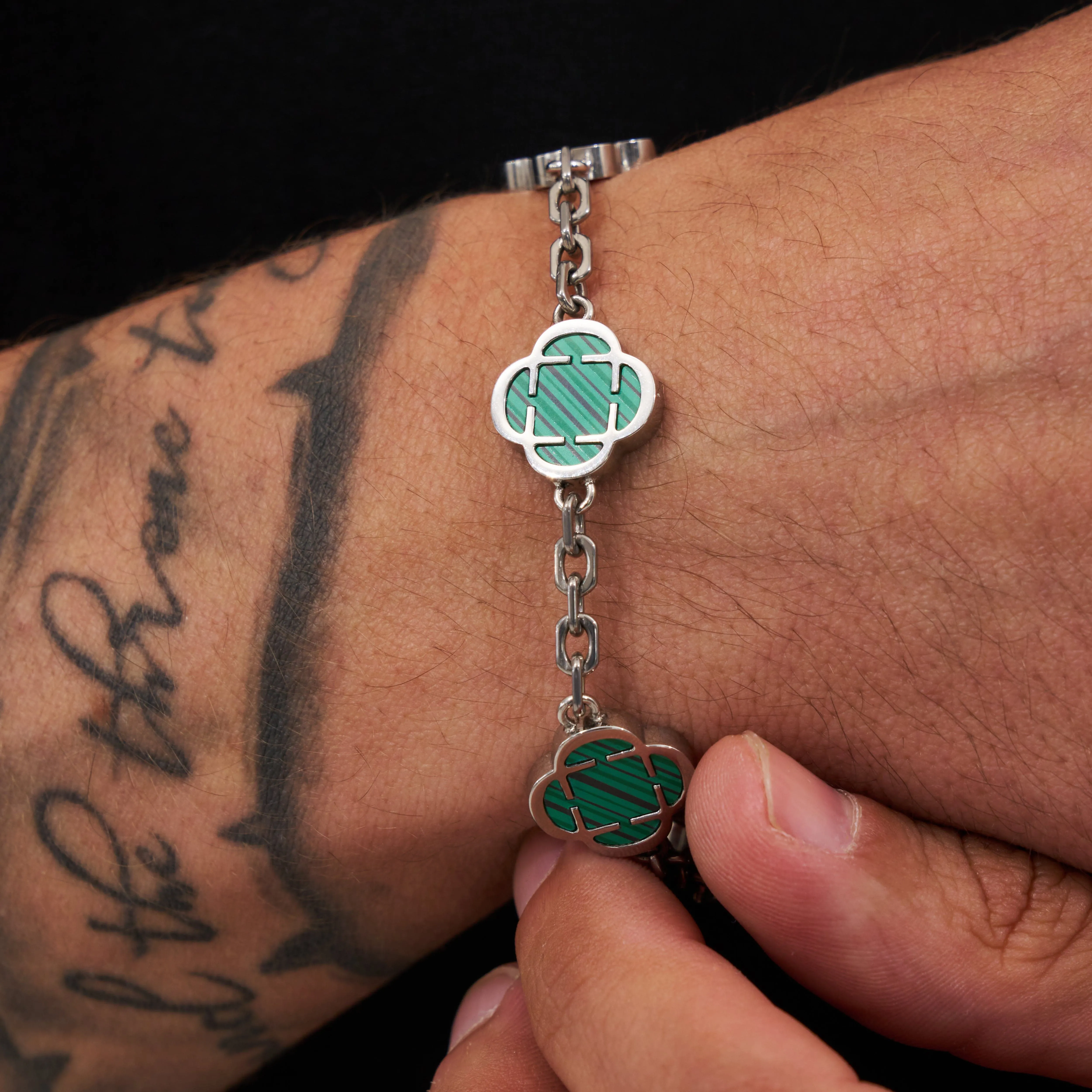 Silver Malachite Clover Stone Bracelet - Elegant Design