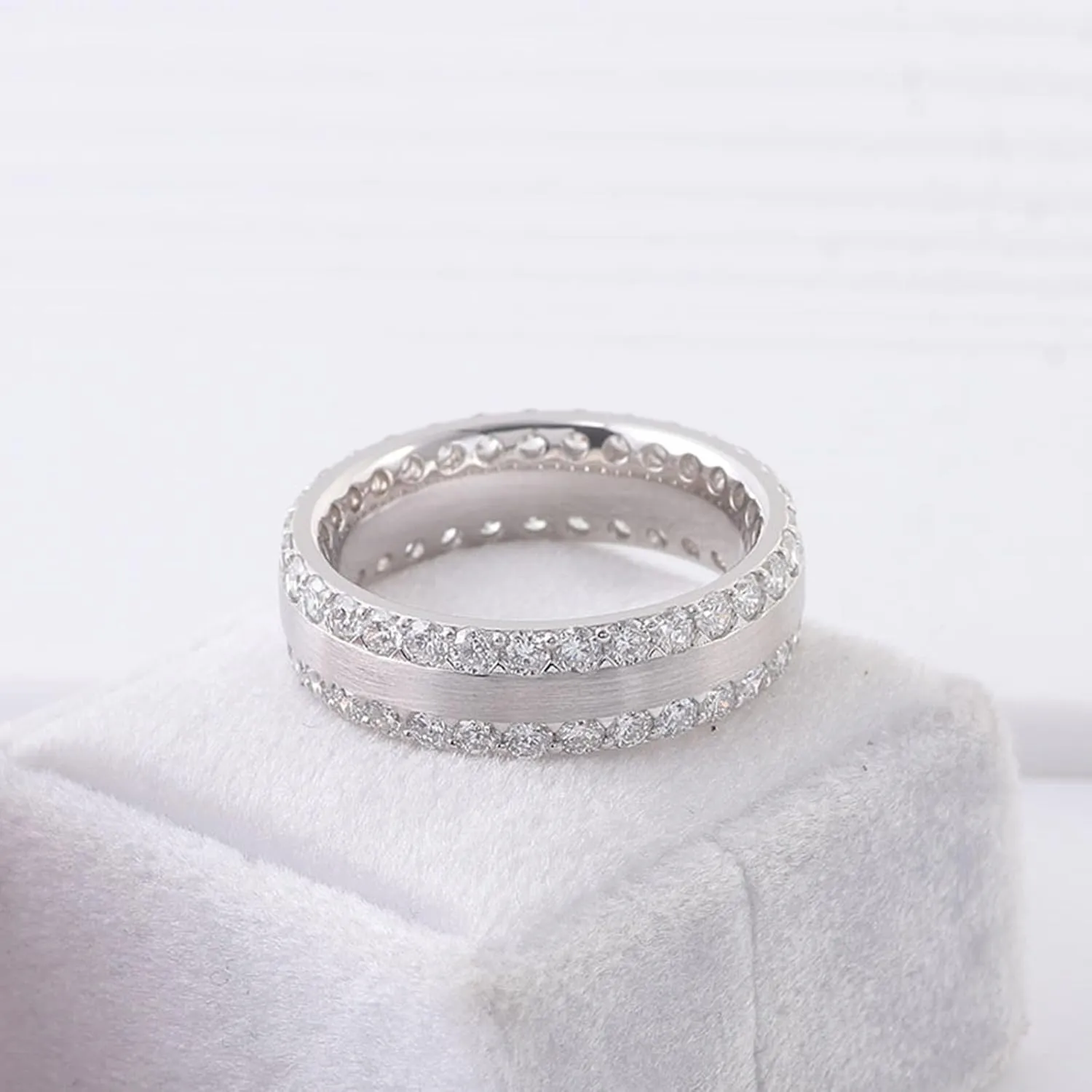 Metal Wedding Ring, Silver Wedding Bands for Women White Round Moissanite Channel for Graduation Pre Engagement Ring