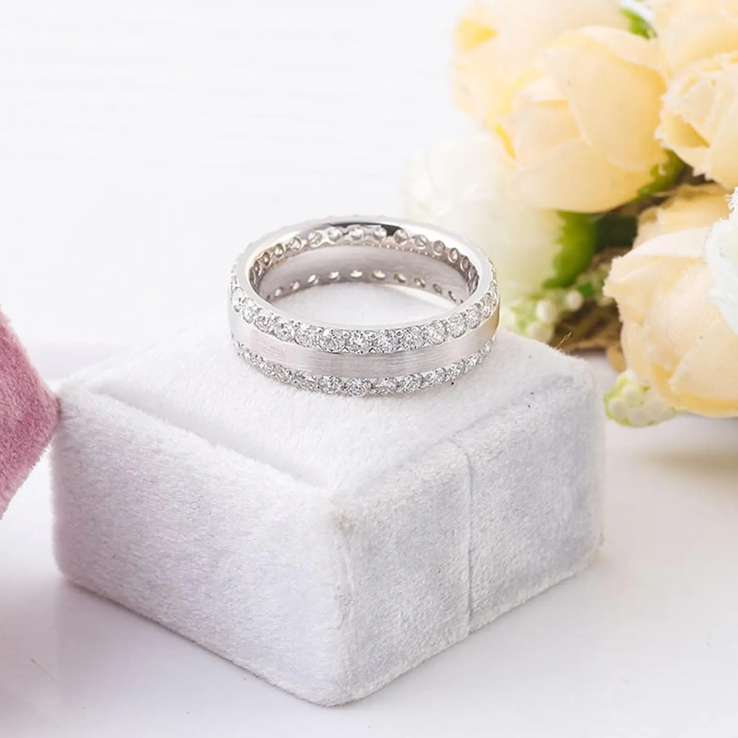 Metal Wedding Ring, Silver Wedding Bands for Women White Round Moissanite Channel for Graduation Pre Engagement Ring