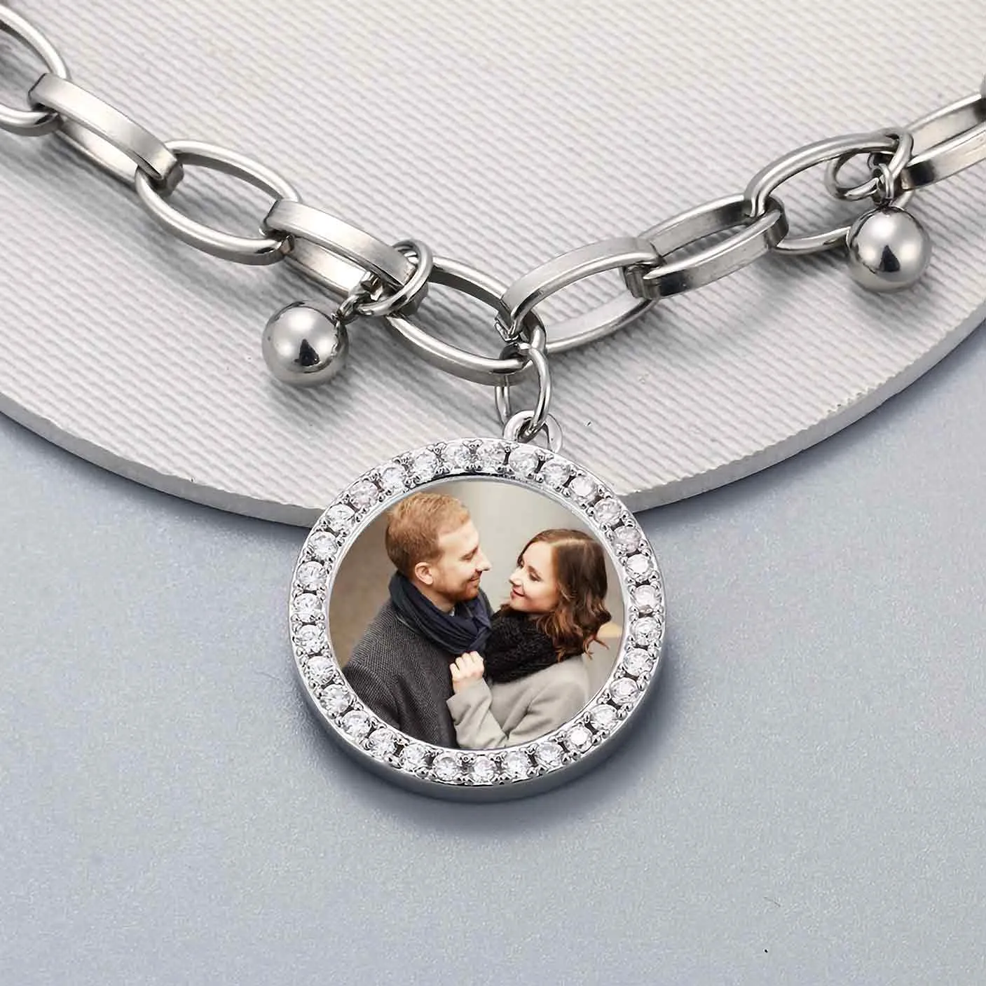 Personalize Photo Medallion Bracelet - Plating of Gold Custom Photo Bracelet