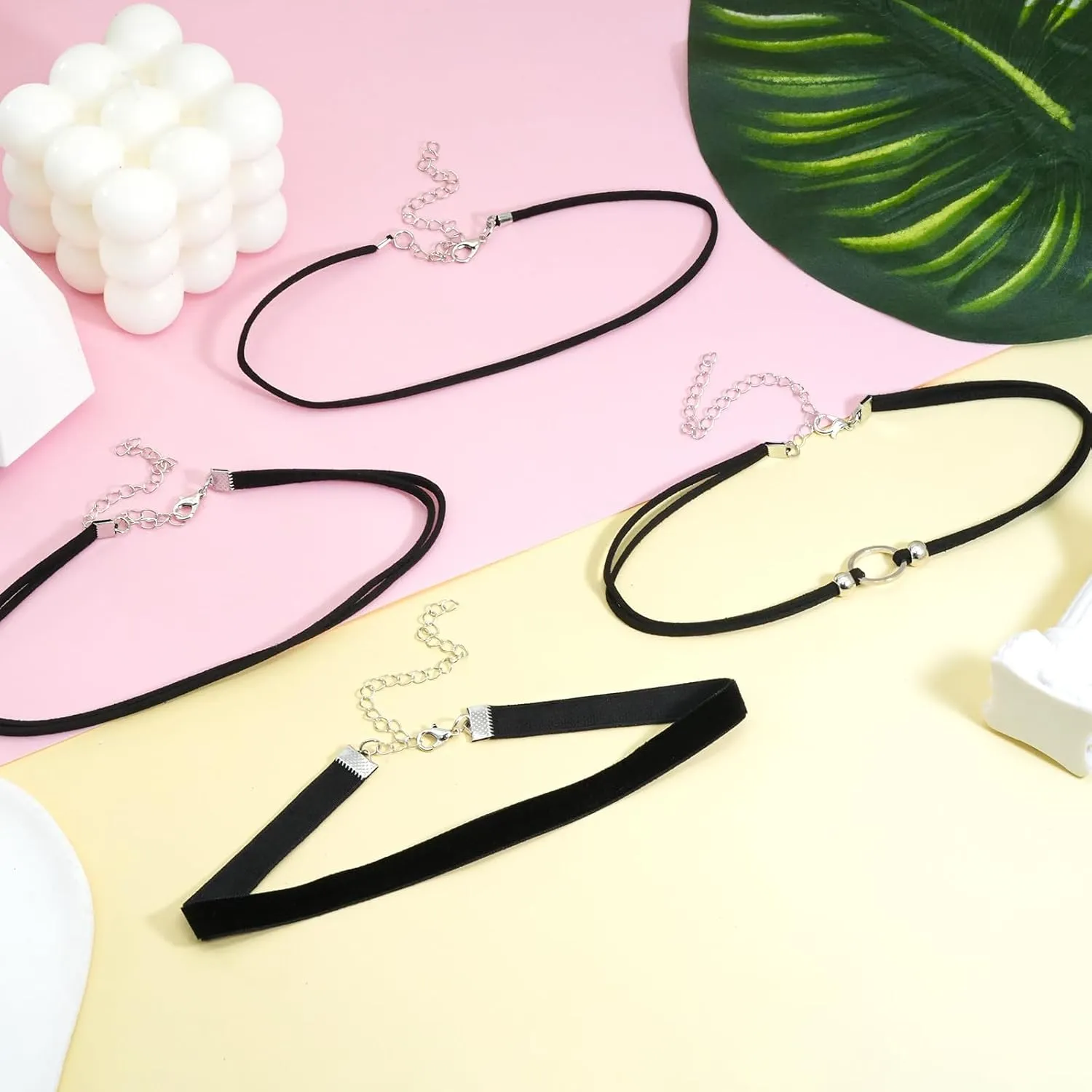 Ronglry 3pcs Black Choker Necklace for Women Black Velvet Choker Set Layered Black Choker Necklaces Classic Chokers for Women Adjustable Gothic Lace Black Collar Necklace for Party Cosplay Christmas Birthday Jewelry Gifts