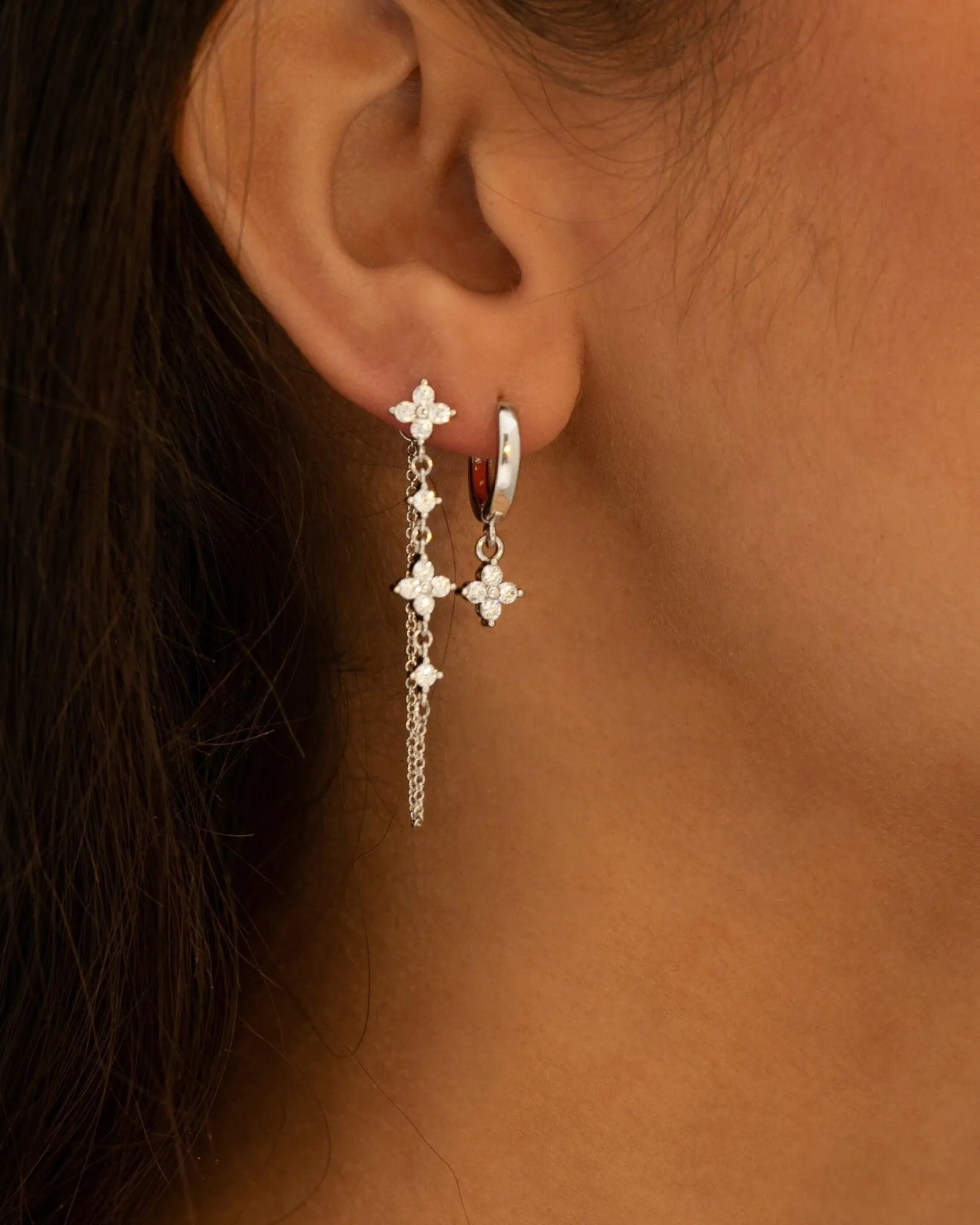 Stylish Silver Lucky Clover Earrings Set - Elegant Shamrock Design for Good Luck