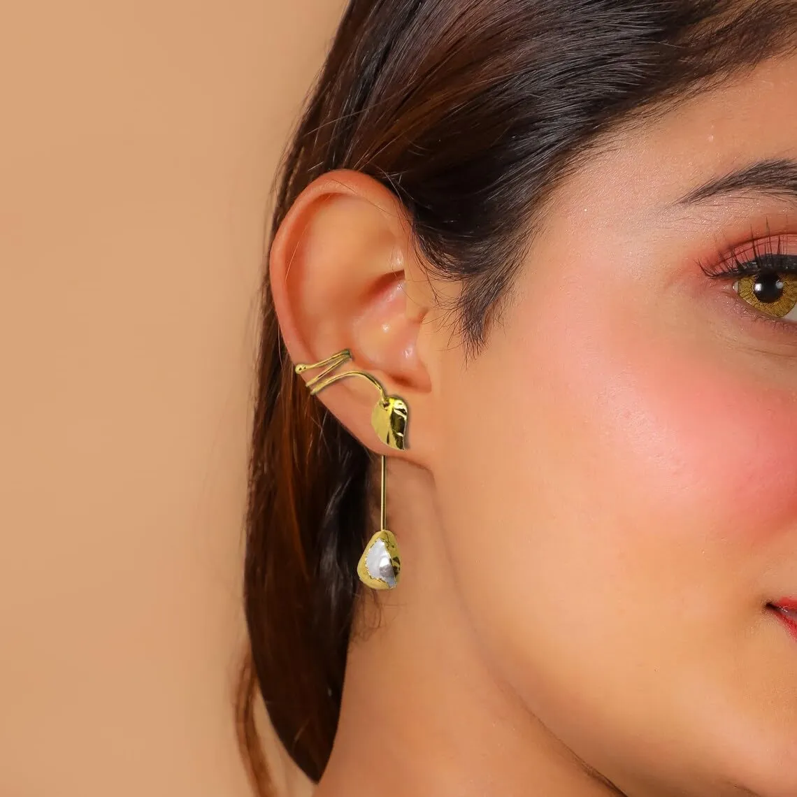 Stunning Natural Pearl Climber Earrings - Elegant Cuff Style with Ear Sweep and Conch Piercing - Leaves Climbers - Perfect for Any Occasion. GFS6123 (ROSE GOLD PLATED)