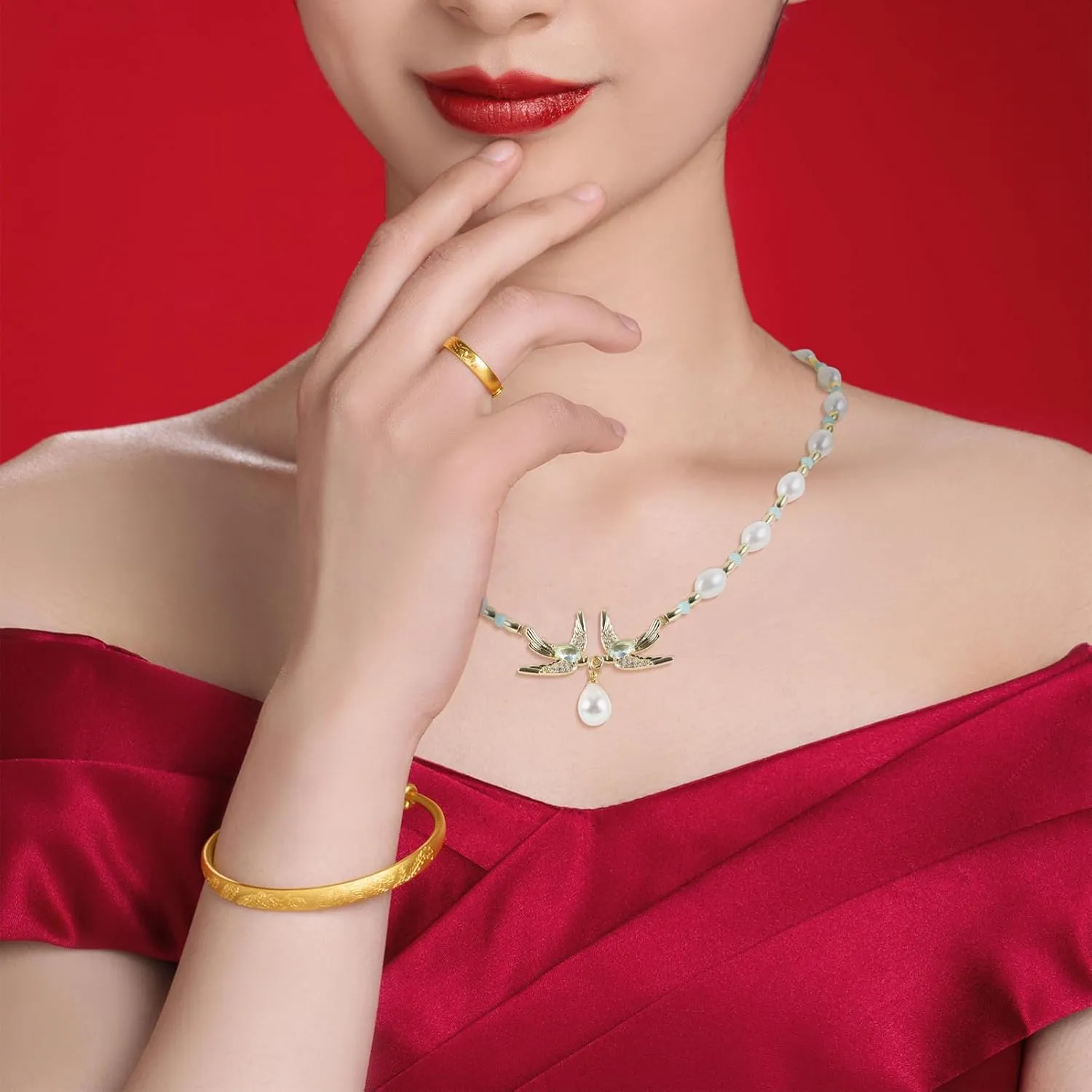 Swallow Charm Necklace for Women Lightweight Zircon Pendant Jewelry Minimalist Design Comfortable Wear